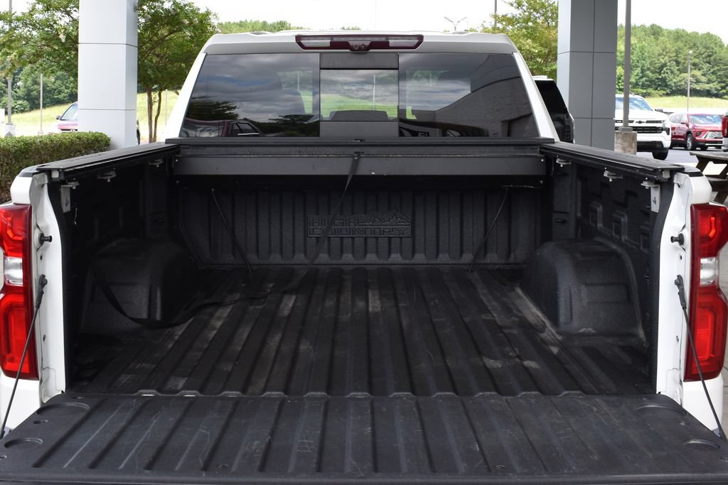 Used 2020 Chevrolet Silverado 1500 High Country w/ Technology Package AWD/4WD image 11