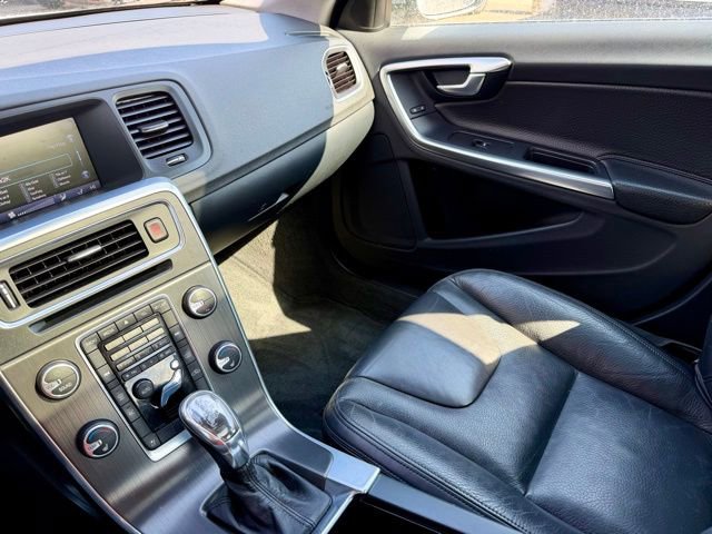 Used 2013 Volvo S60 T5 image 32