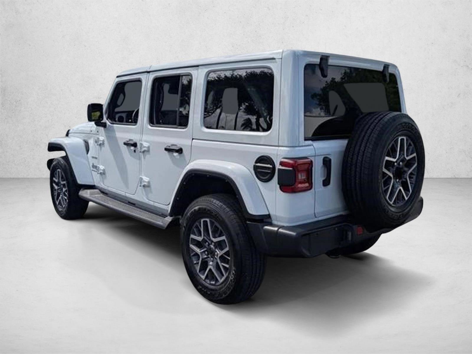 Used 2024 Jeep Wrangler Unlimited Sahara AWD/4WD image 7