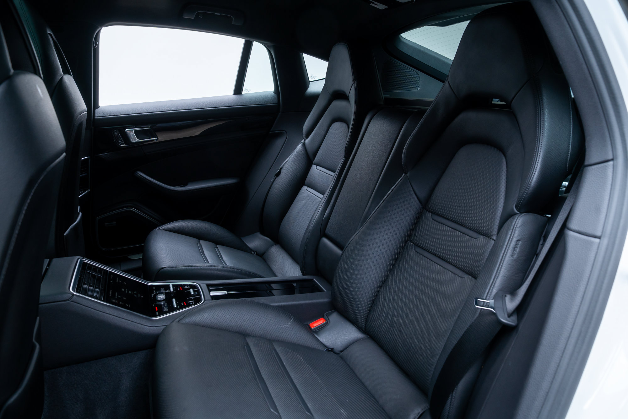 Used 2018 Porsche Panamera 4 AWD/4WD image 24