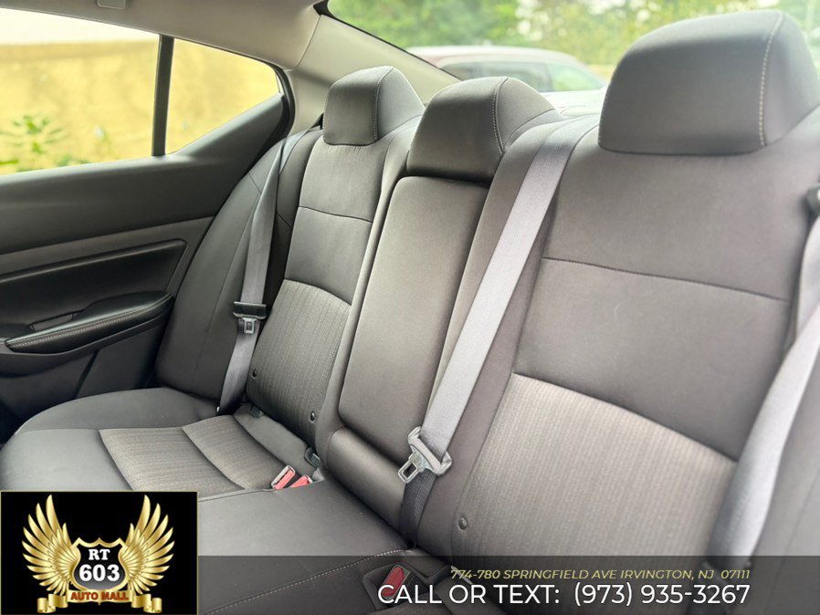 Used 2024 Nissan Altima 2.5 SV FWD image 8