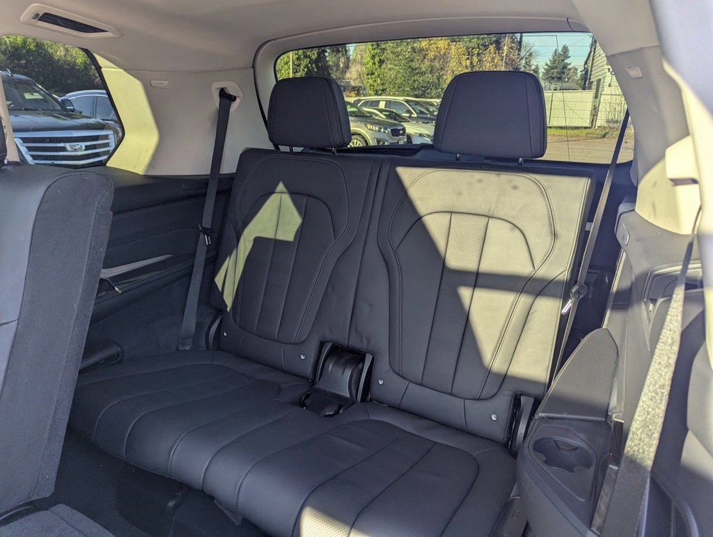 Used 2020 BMW X7 xDrive40i w/ Cold Weather Package image 32