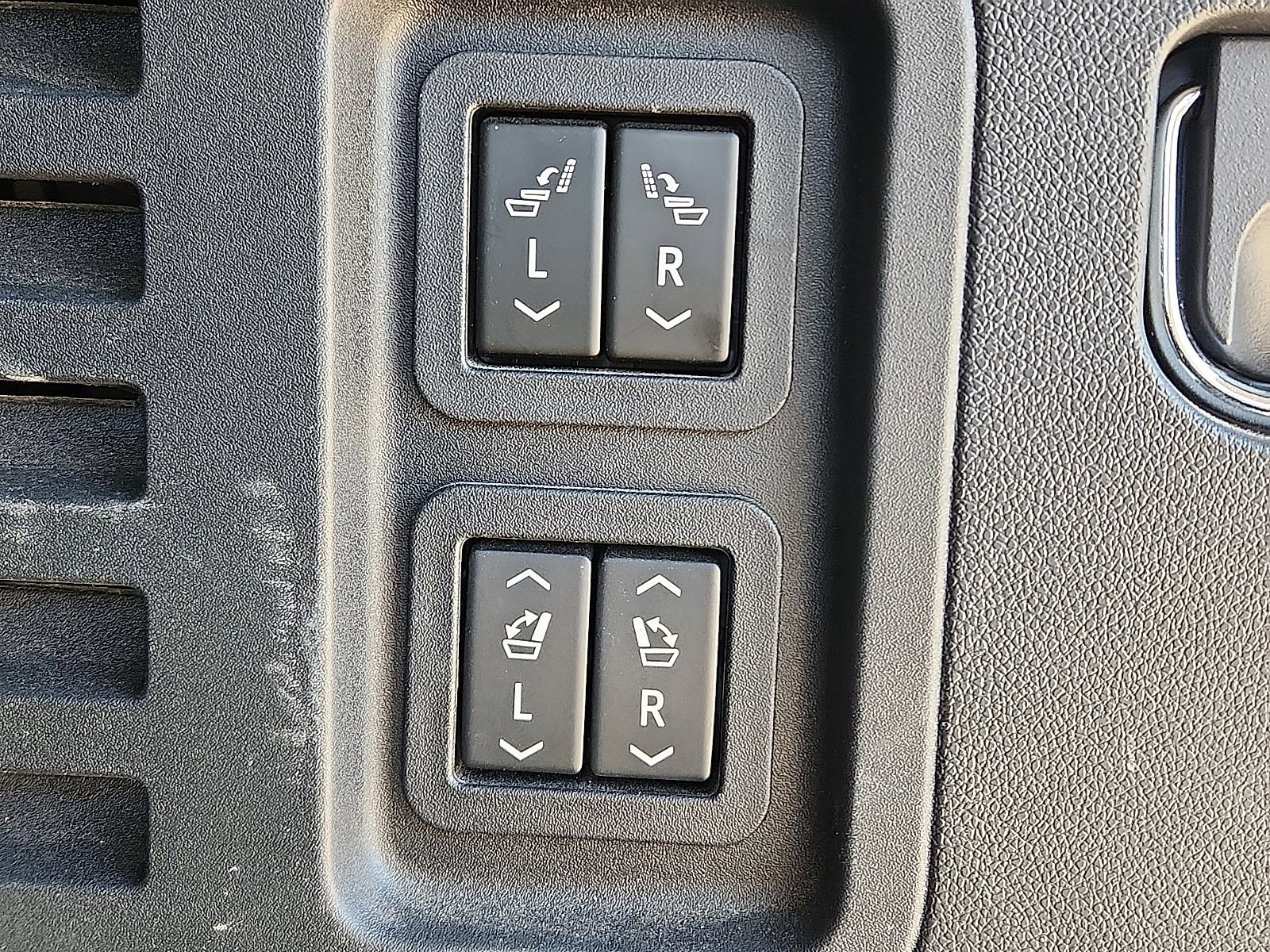 Used 2024 GMC Acadia Denali w/ Super Cruise Package FWD image 9
