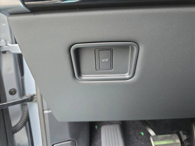 New 2025 Land Rover Range Rover SE image 25