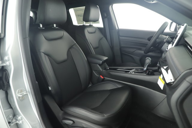 New 2026 Jeep Compass Latitude image 15