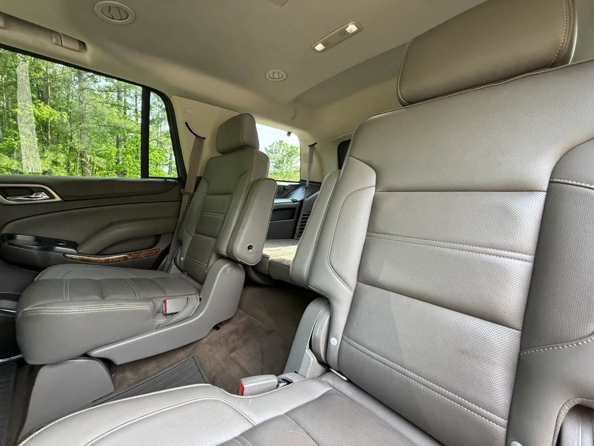 Used 2015 GMC Yukon Denali w/ Open Road Package RWD image 20