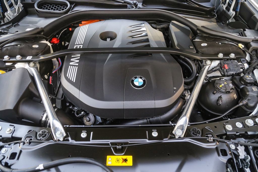 New 2026 BMW 750e xDrive w/ Premium Package AWD/4WD image 23