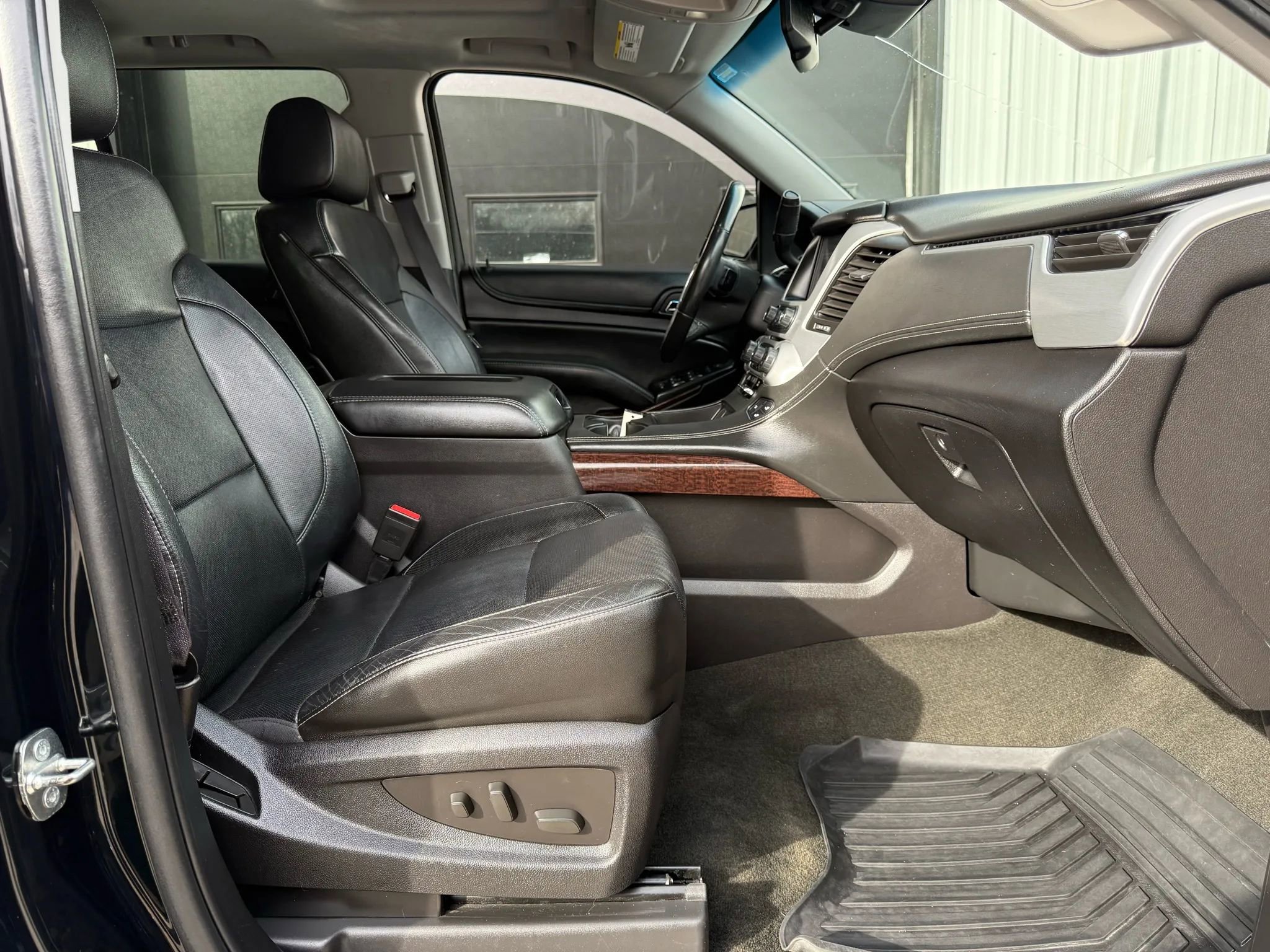 Used 2016 GMC Yukon SLT w/ Open Road Package image 9