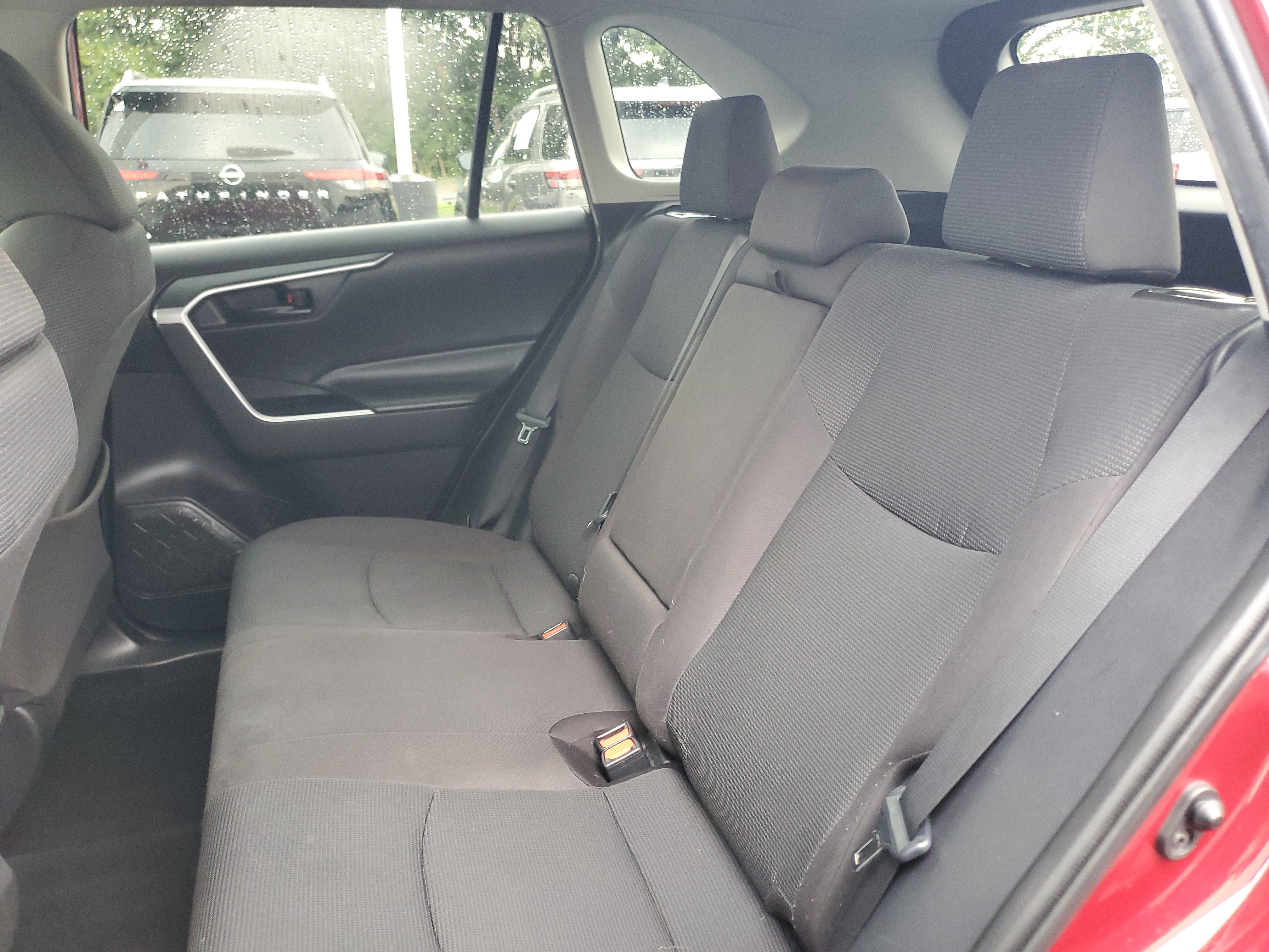 Certified 2020 Toyota RAV4 LE AWD/4WD image 10