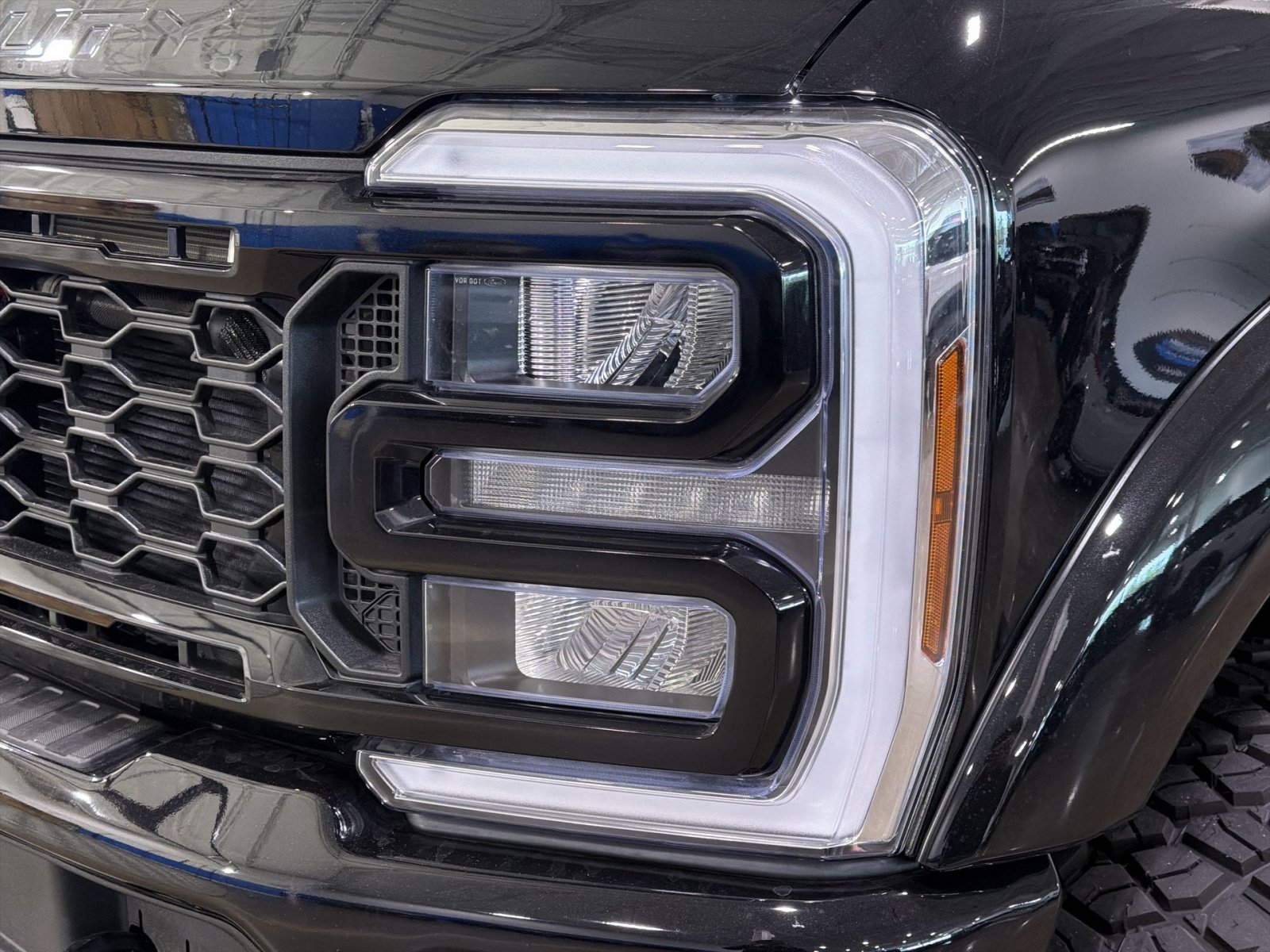New 2026 Ford F250 Lariat w/ Black Appearance Package AWD/4WD image 13