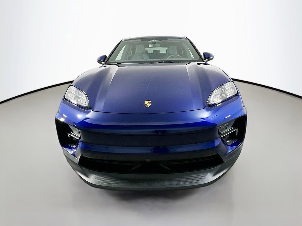 Certified 2025 Porsche Macan Electric image 7