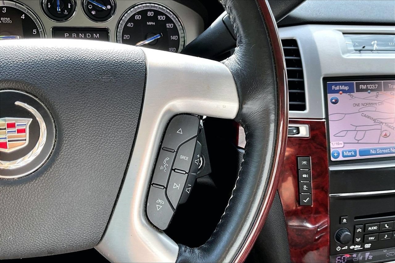 Used 2014 Cadillac Escalade Premium AWD/4WD image 31