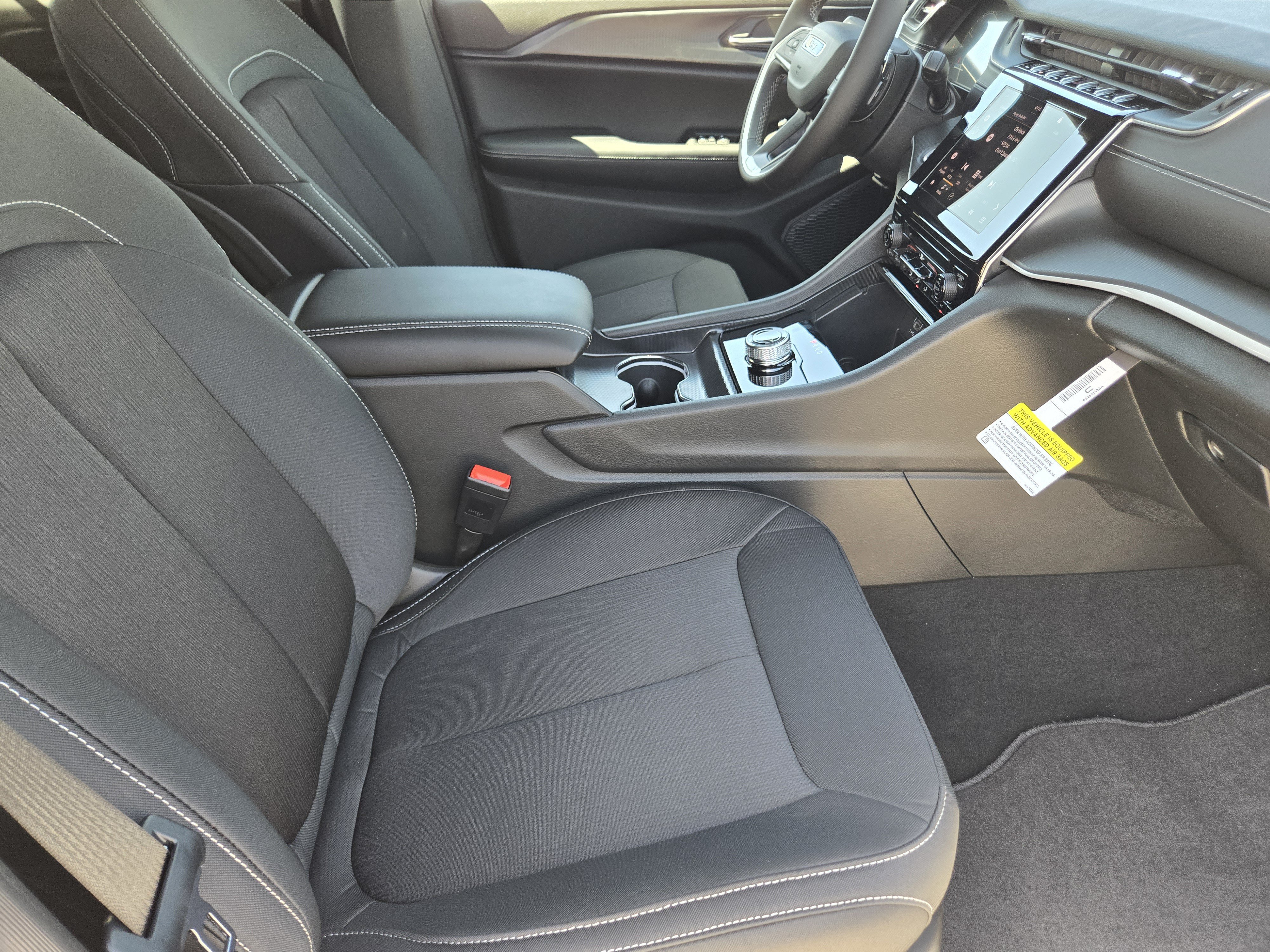 New 2026 Jeep Grand Cherokee Laredo AWD/4WD image 12
