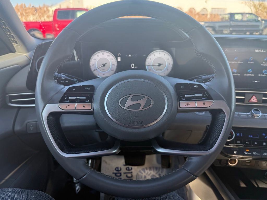 Used 2025 Hyundai Elantra SEL FWD image 33