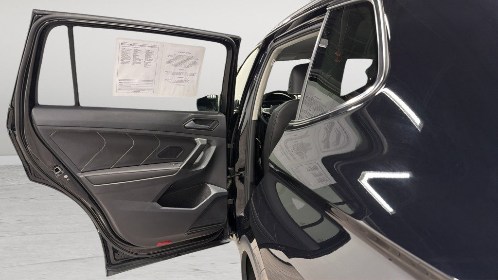 Certified 2024 Volkswagen Tiguan SE AWD/4WD image 30