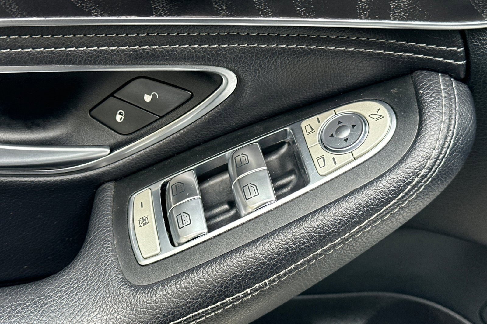 Used 2015 Mercedes-Benz C 300 4MATIC Sedan image 13