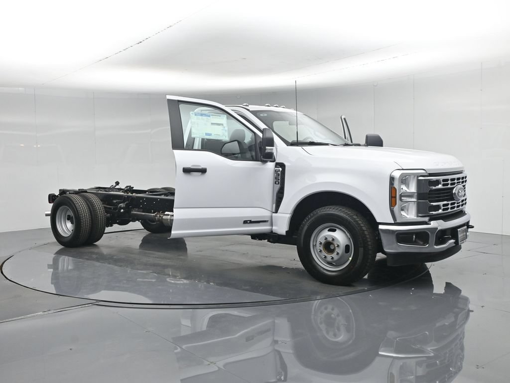 New 2026 Ford F350 XL w/ XL Chrome Package RWD image 26
