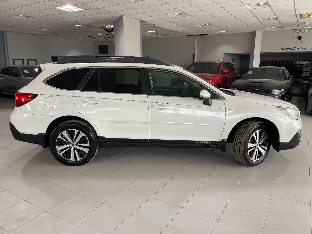 Used 2018 Subaru Outback 3.6R Limited image 10
