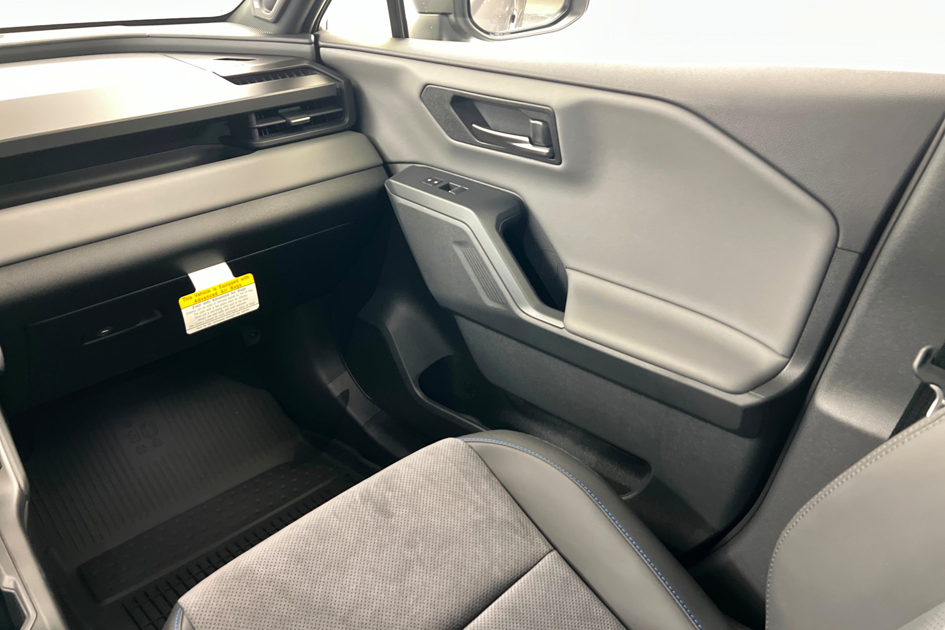 New 2026 Toyota RAV4 XSE AWD/4WD image 10
