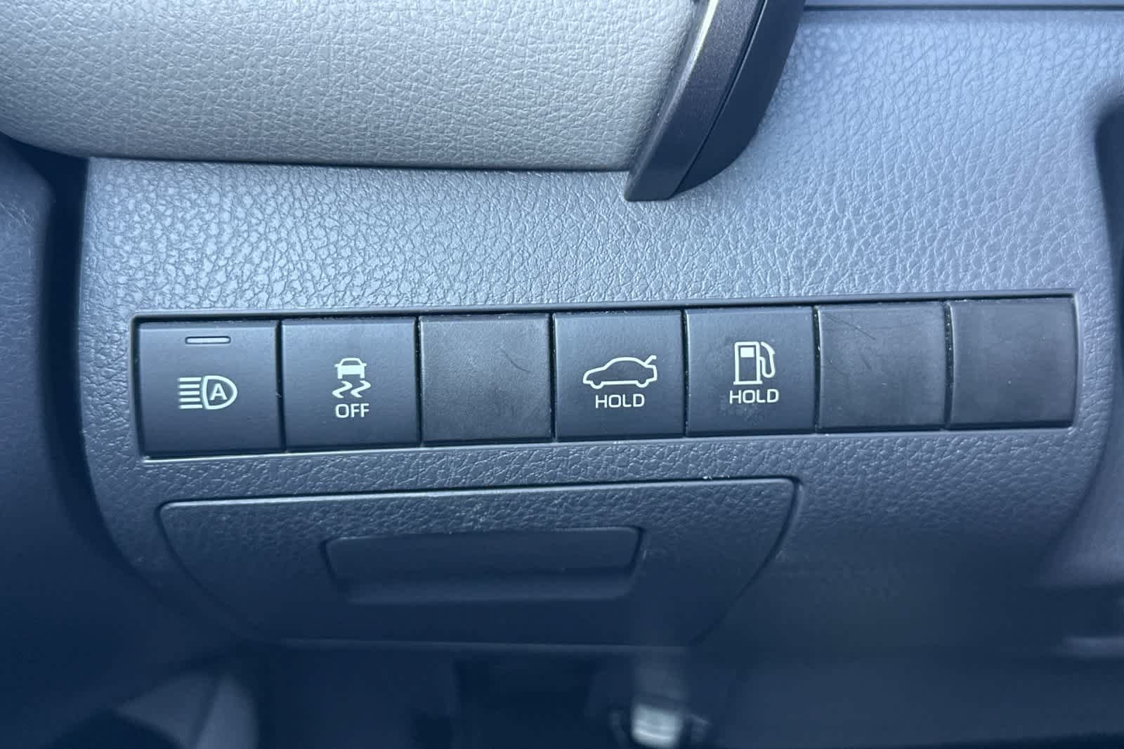 Used 2020 Toyota Camry LE FWD image 28