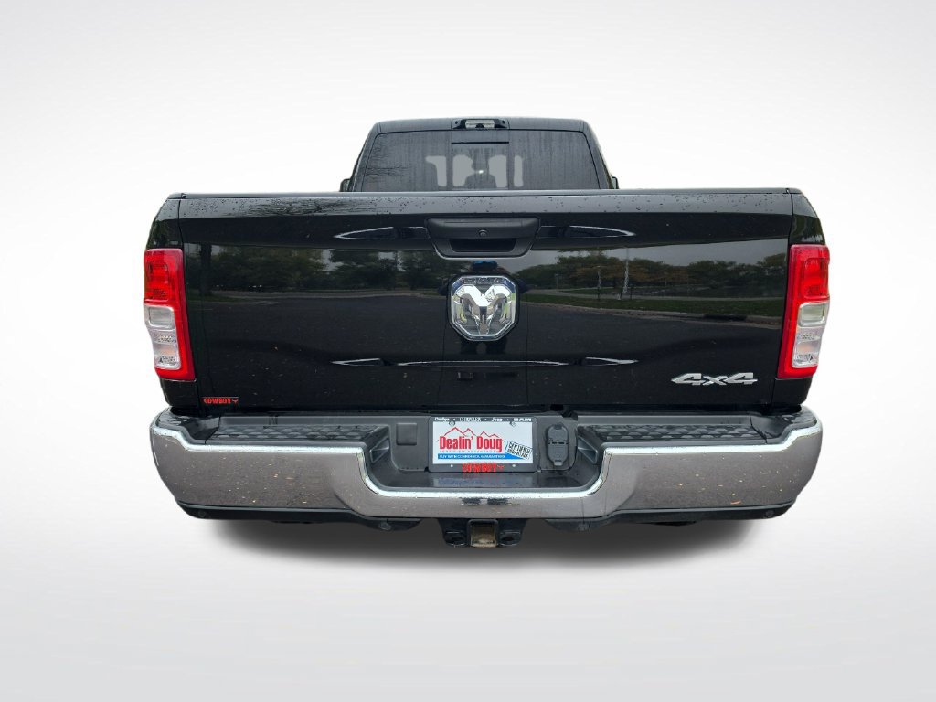 Used 2024 RAM 3500 Tradesman w/ Chrome Appearance Group AWD/4WD image 4