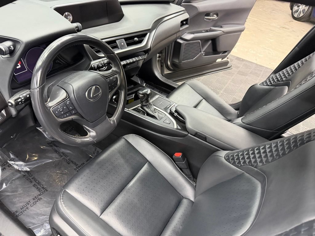 Used 2021 Lexus UX 200 w/ Accessory Package (Z1) FWD image 31