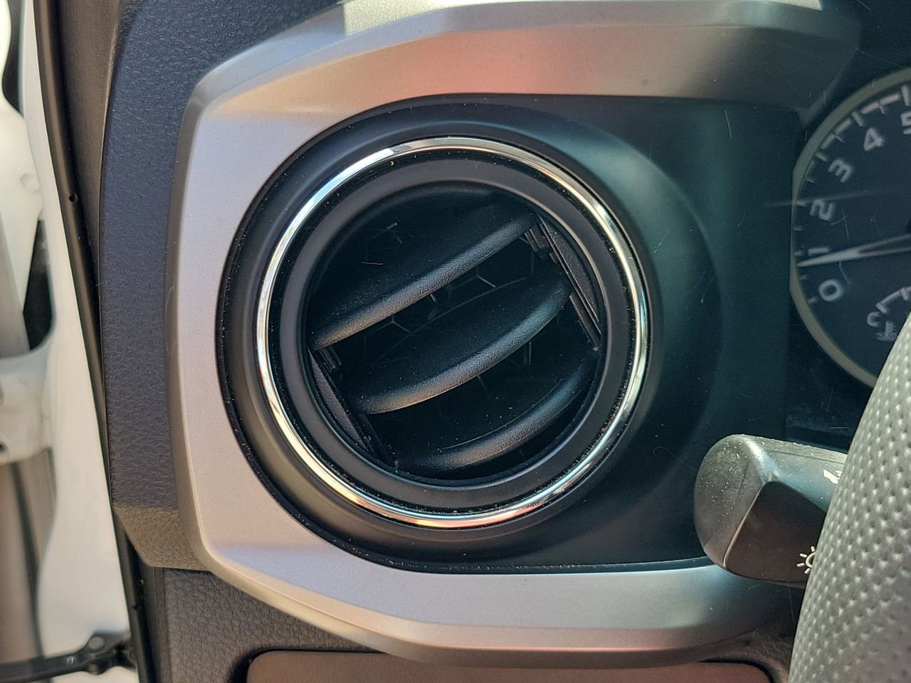 Used 2023 Toyota Tacoma SR5 image 31