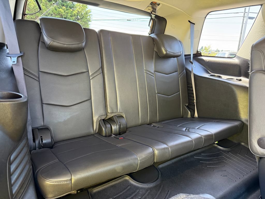 Used 2016 Cadillac Escalade Luxury AWD/4WD image 15