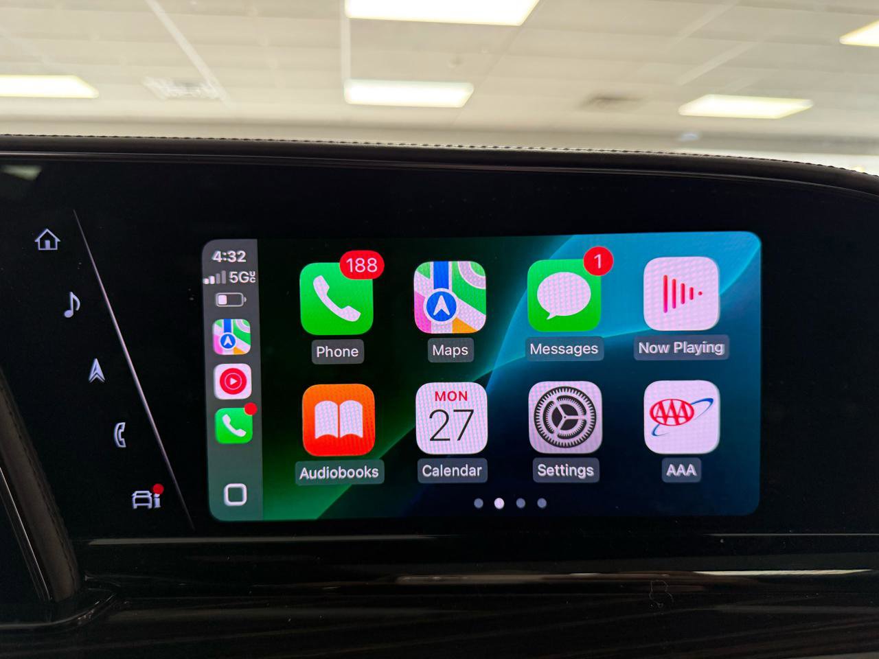 Used 2021 Cadillac Escalade Sport w/ Driver Assist Tech Package AWD/4WD image 17