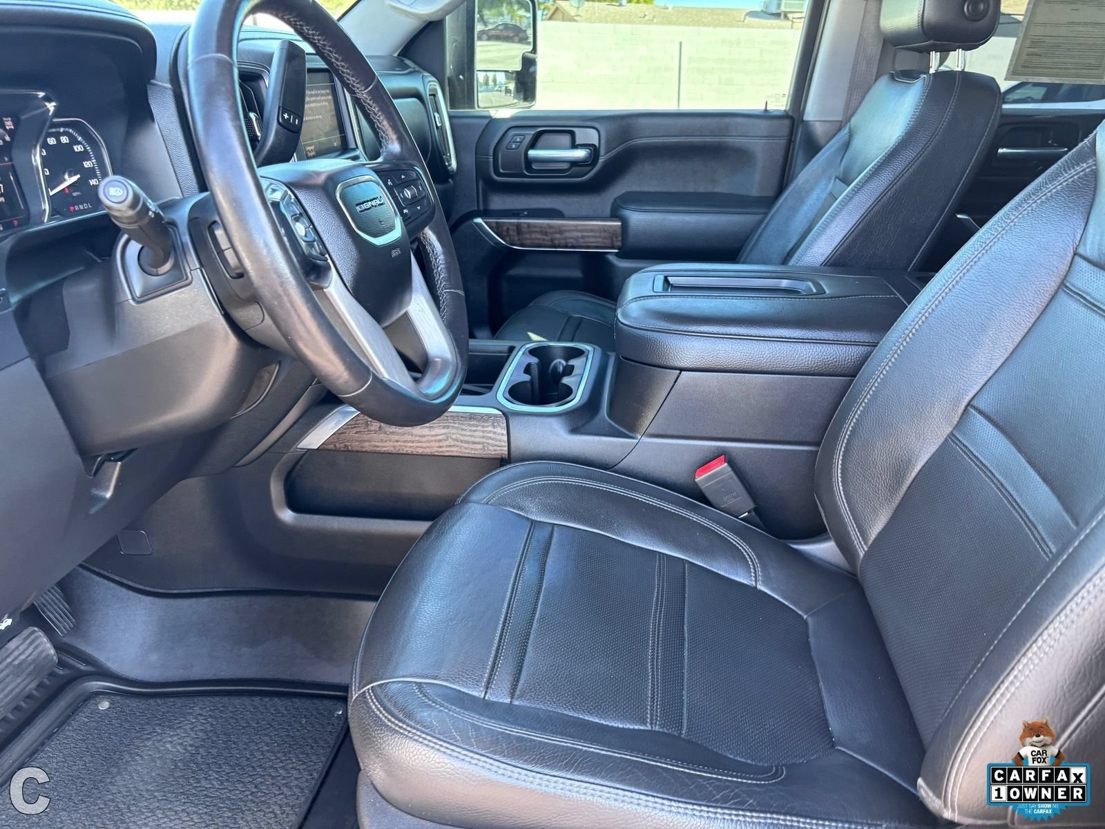 Used 2022 GMC Sierra 2500 Denali w/ Denali Black Diamond Edition AWD/4WD image 15