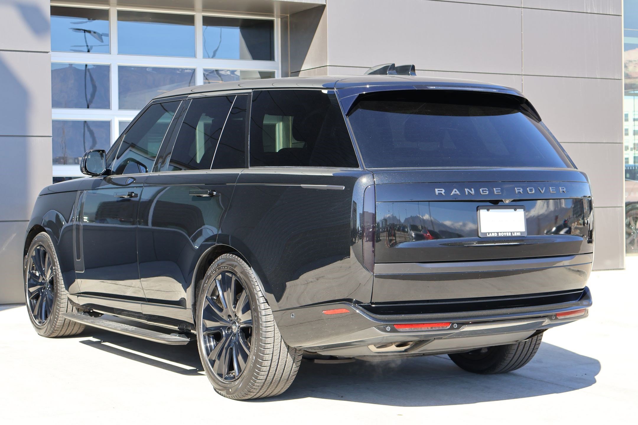 Certified 2023 Land Rover Range Rover SE image 10