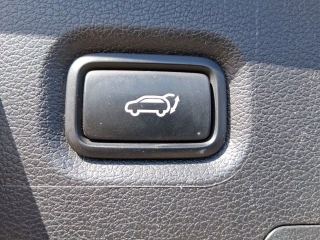 Used 2022 Hyundai Santa Fe Limited AWD/4WD image 10