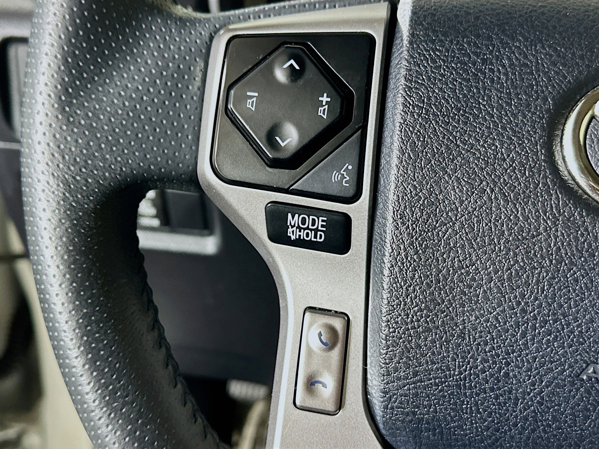 Used 2020 Toyota 4Runner Limited AWD/4WD image 16