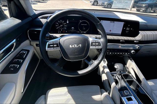 Used 2024 Kia Telluride SX Prestige w/ Towing Package image 19