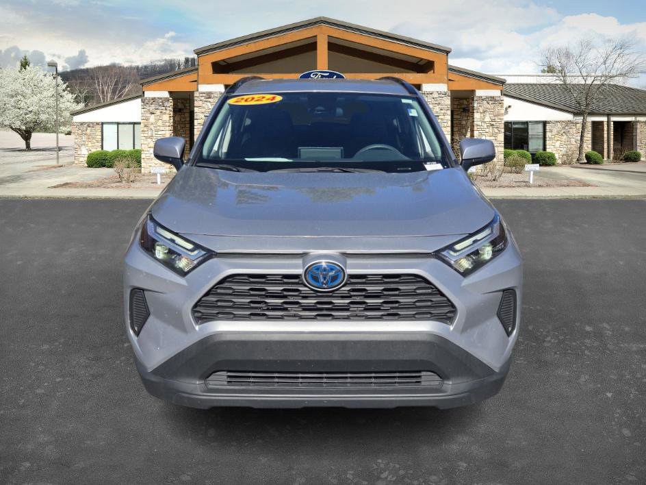 Used 2024 Toyota RAV4 XLE image 2