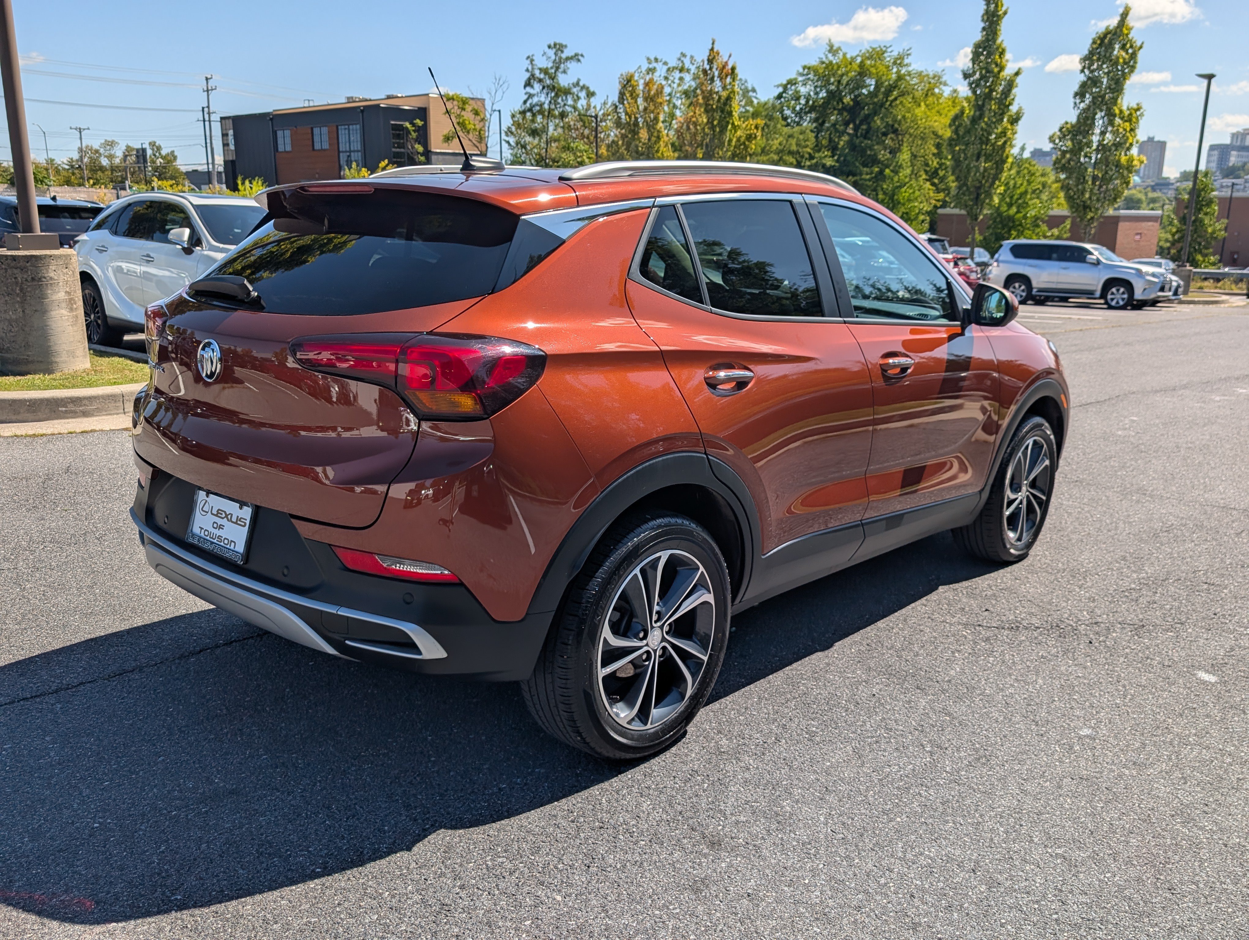Used 2020 Buick Encore GX Select w/ Advanced Technology Package AWD/4WD image 3