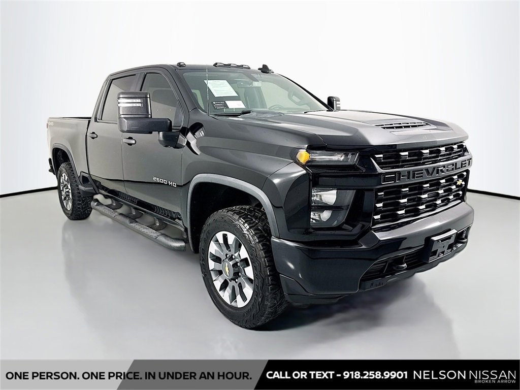 Used 2021 Chevrolet Silverado 2500 Custom w/ Custom Value Package image 3