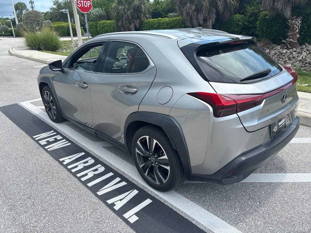 Used 2021 Lexus UX 200 w/ Premium Package FWD image 4