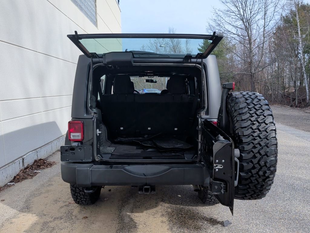 Used 2016 Jeep Wrangler Unlimited Sport w/ Max Tow Package AWD/4WD image 9