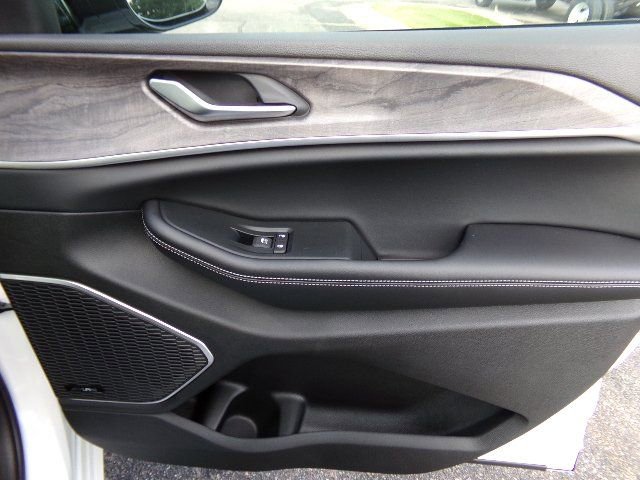 Used 2024 Jeep Grand Cherokee Limited 4xe image 28