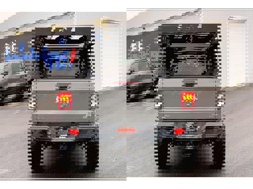 Used 2020 Jeep Gladiator Overland w/ Popular Equipment Package image 4