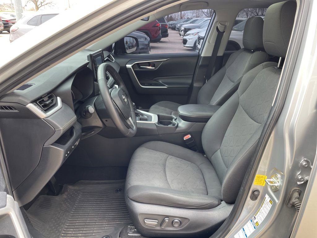 Used 2020 Toyota RAV4 XLE w/ Convenience Package image 8