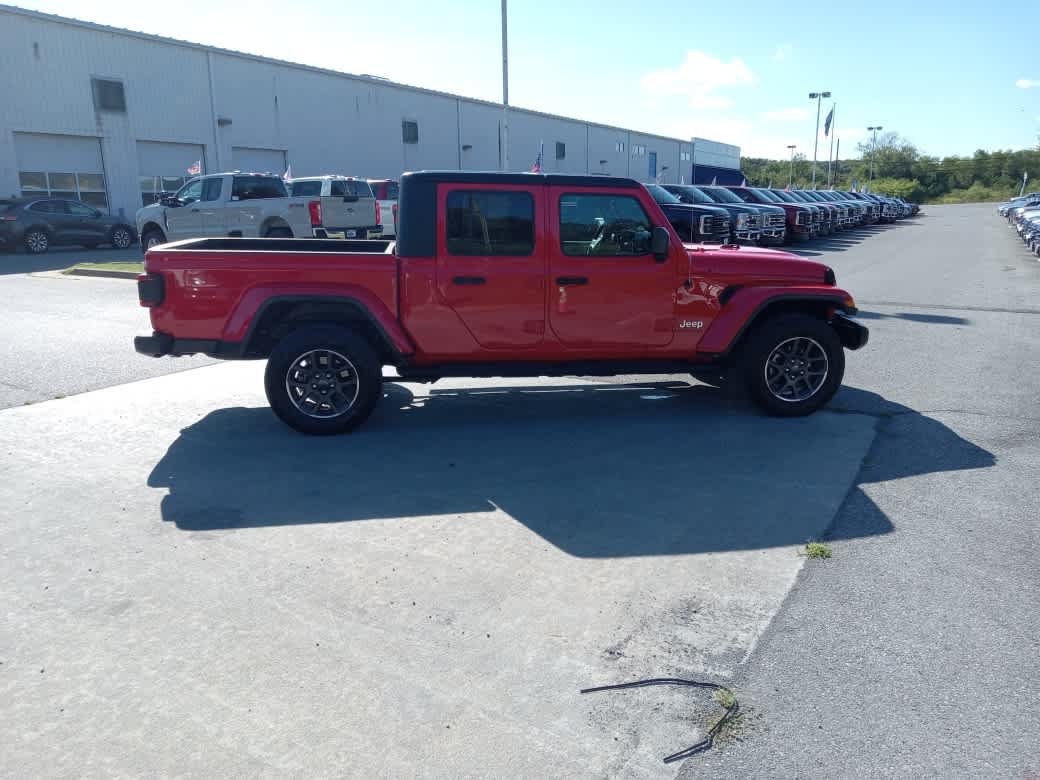 Used 2022 Jeep Gladiator Overland w/ Popular Equipment Package AWD/4WD image 8