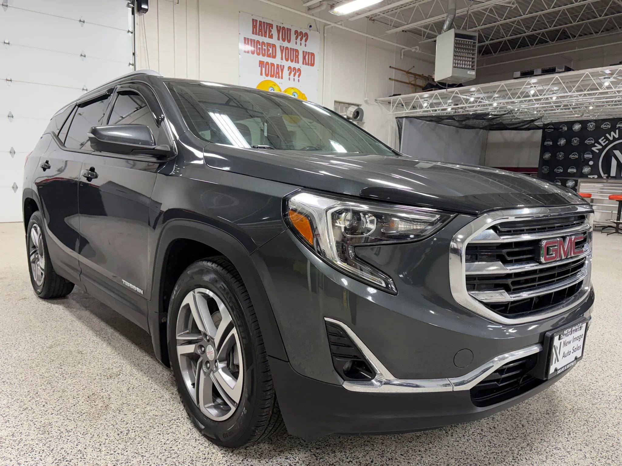 Used 2018 GMC Terrain SLT FWD image 1