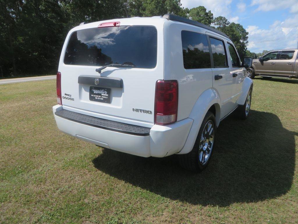 Used 2011 Dodge Nitro Heat w/ Popular Equipment Group RWD image 6