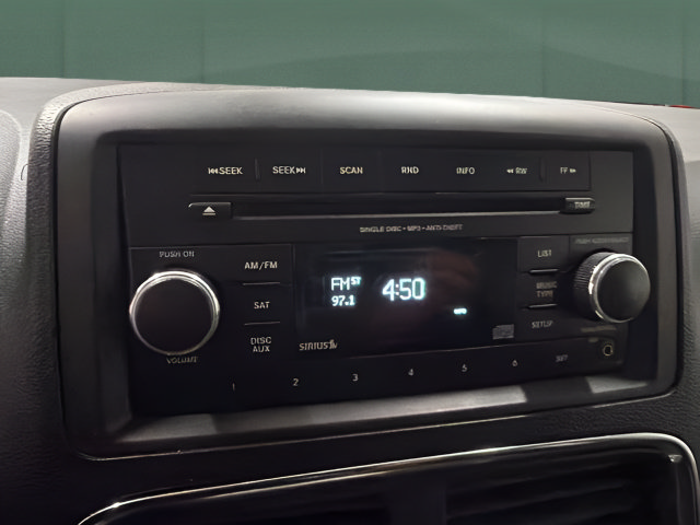 Used 2012 Dodge Grand Caravan Crew FWD image 21