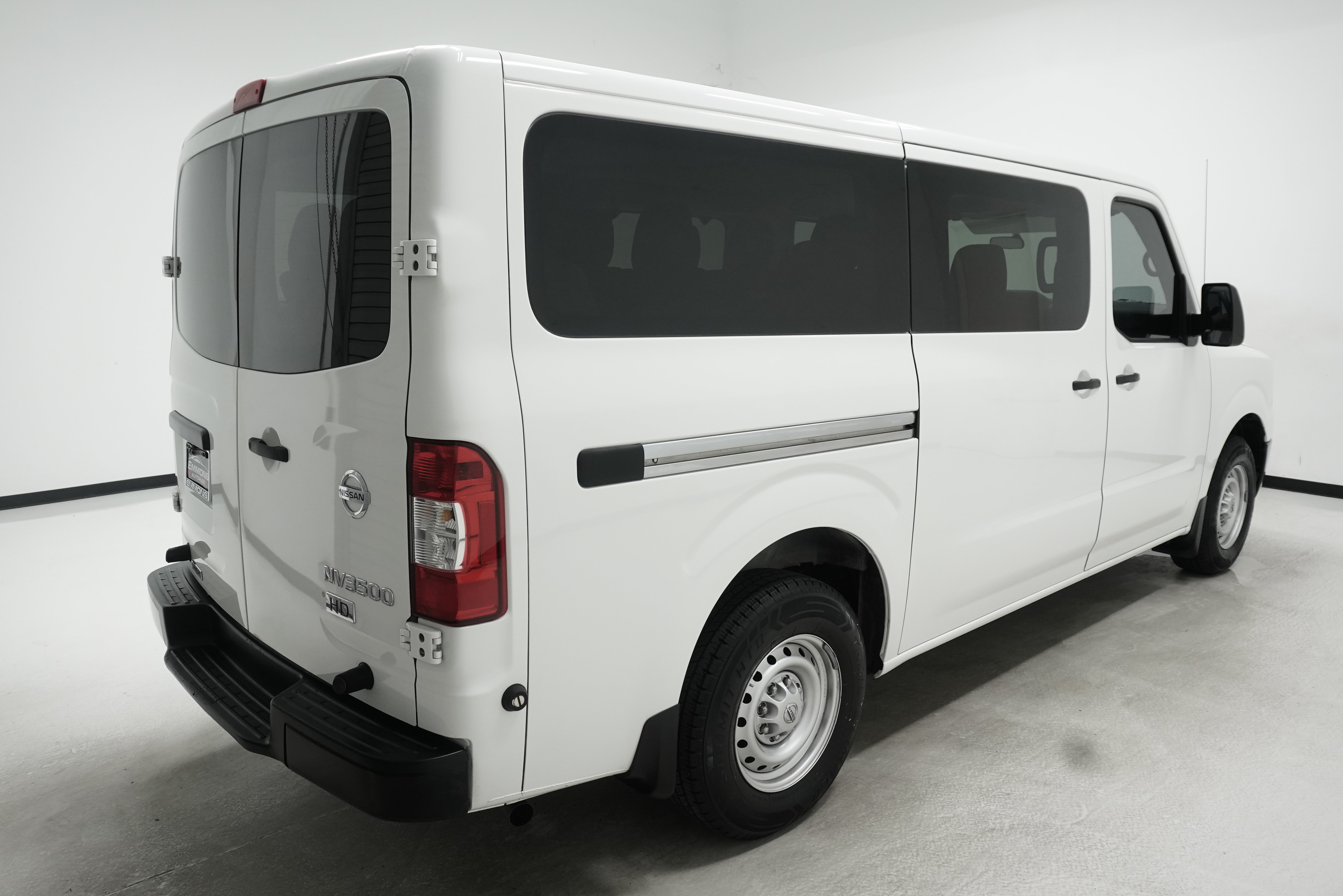 Used 2016 Nissan NV 3500 S w/ Power Package RWD image 3