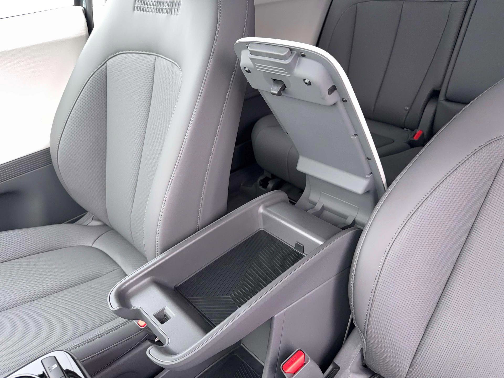 New 2026 Hyundai Ioniq 5 SEL image 18