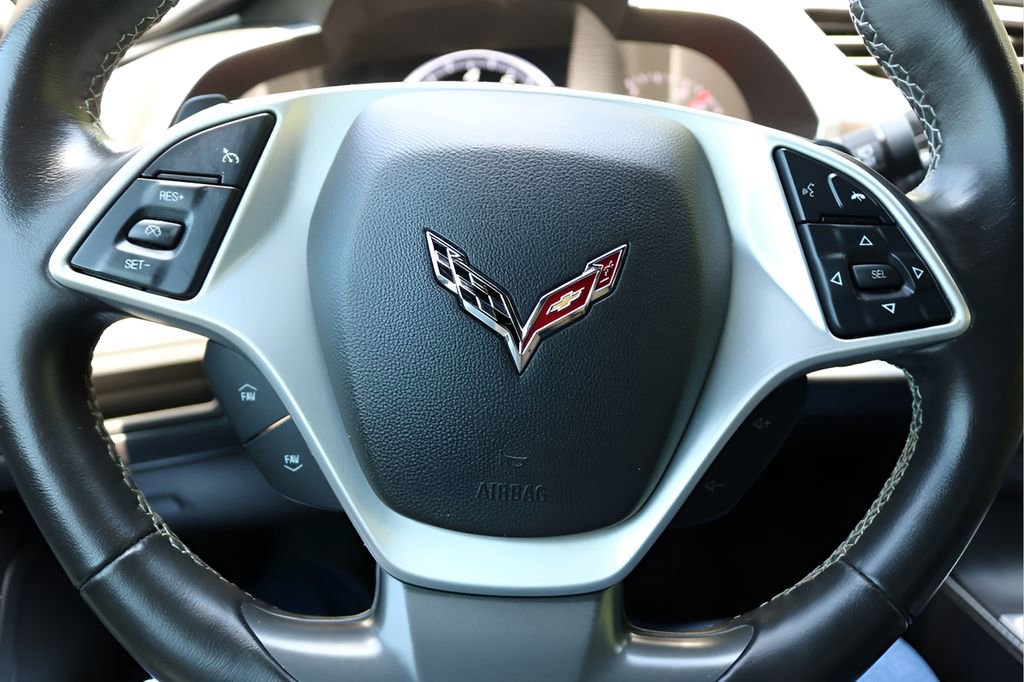 Used 2019 Chevrolet Corvette Stingray Coupe w/ Carbon Flash Badge Package RWD image 18