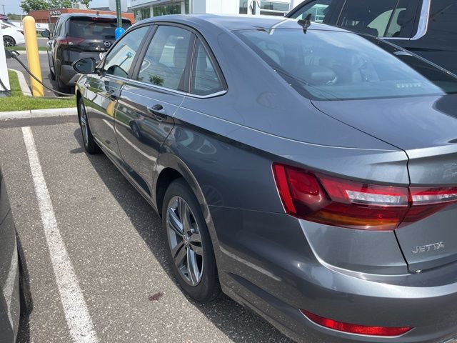 Used 2019 Volkswagen Jetta R-Line FWD image 2